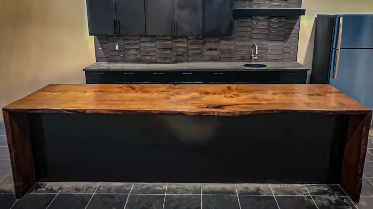 kitchen-bar-basement-live-edge